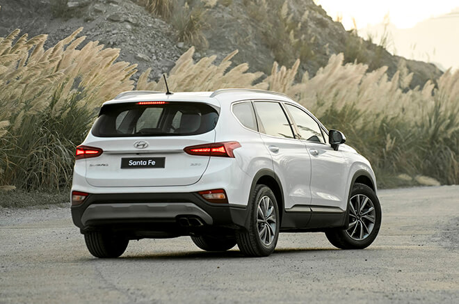 Đánh giá nhanh Hyundai Santa Fe 2.4L máy xăng, giá 995 triệu đồng