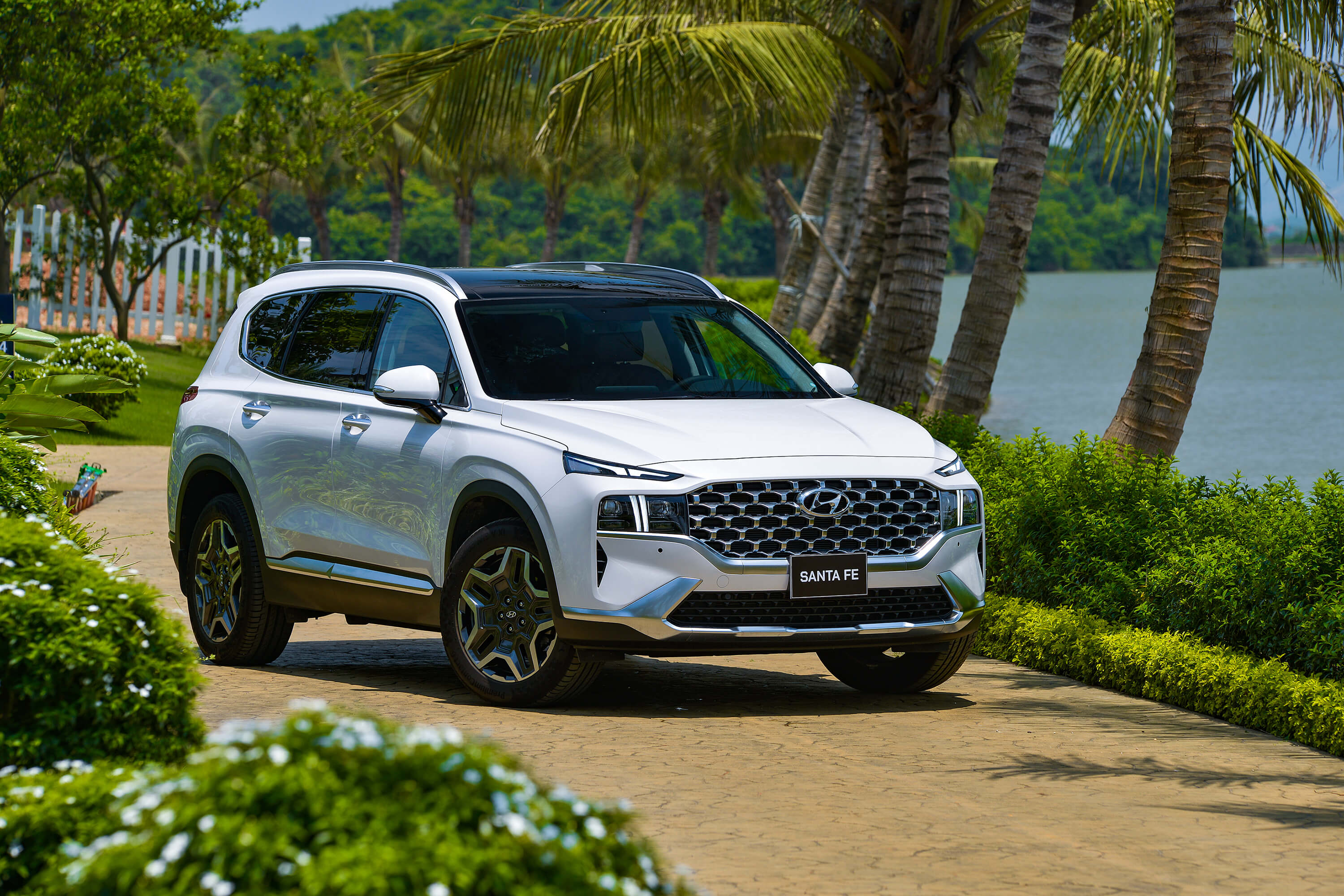 cap-nhat-gia-khuyen-mai-xe-hyundai-santa-fe-thang-7-2021