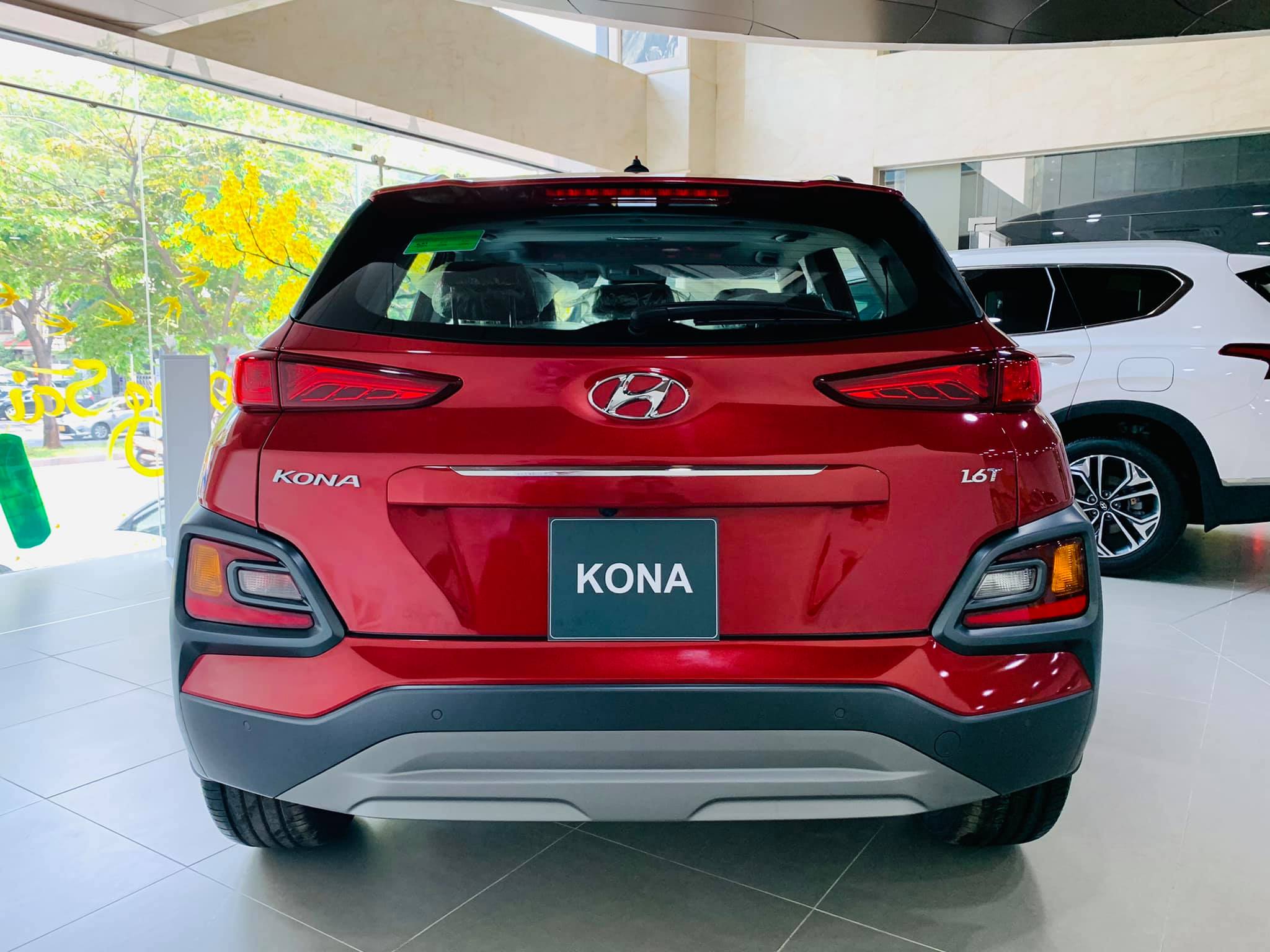 gia-xe-hyundai-kona-lan-banh-thang-11-2021-sieu-hot