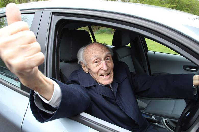 4 Tiêu chí chọn xe ô tô phù hợp cho người lớn tuổi lái